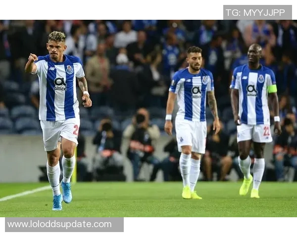 意甲激战波尔图险胜那不勒斯乌龙球成比赛转折点引发热议